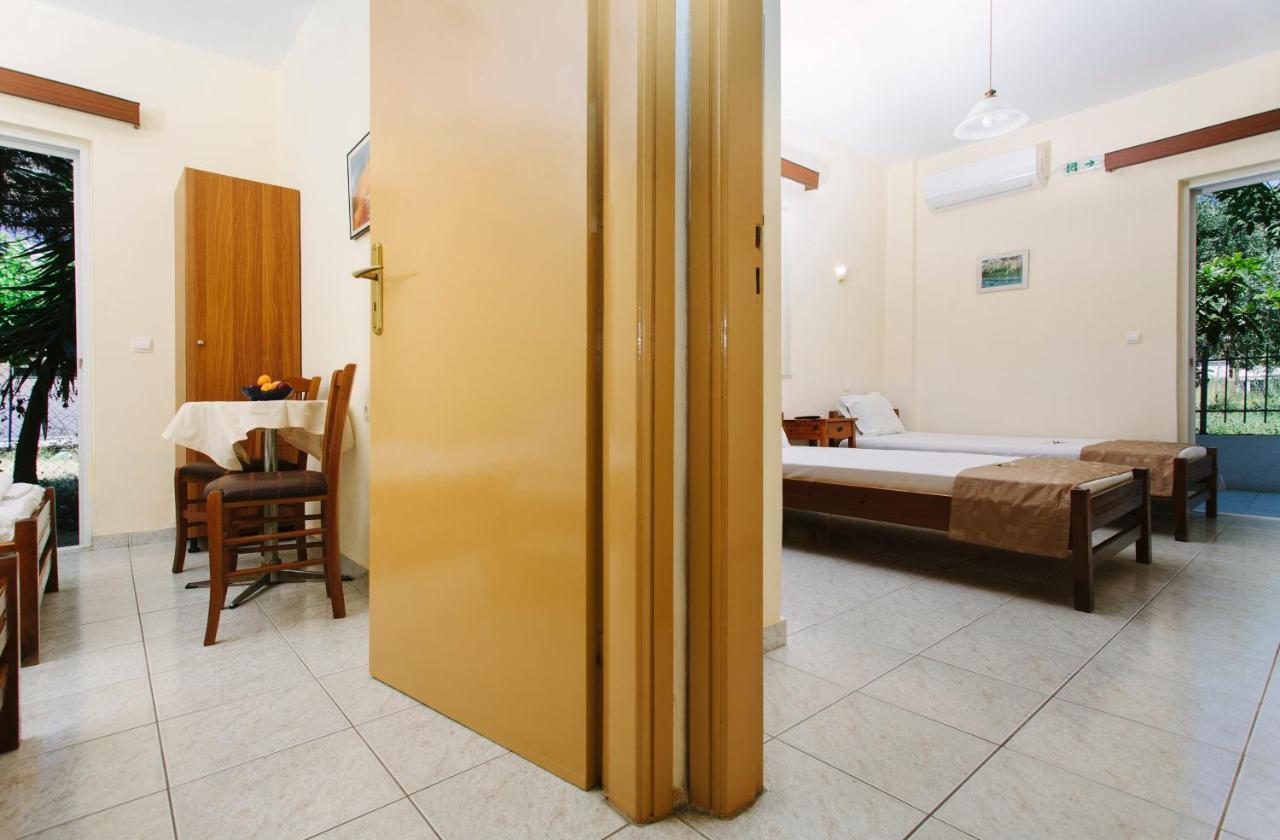 Hotel Loula Rooms And Apartments Kaména Vúrla Kültér fotó