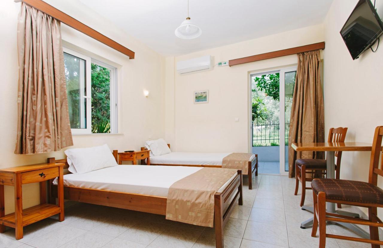 Hotel Loula Rooms And Apartments Kaména Vúrla Kültér fotó