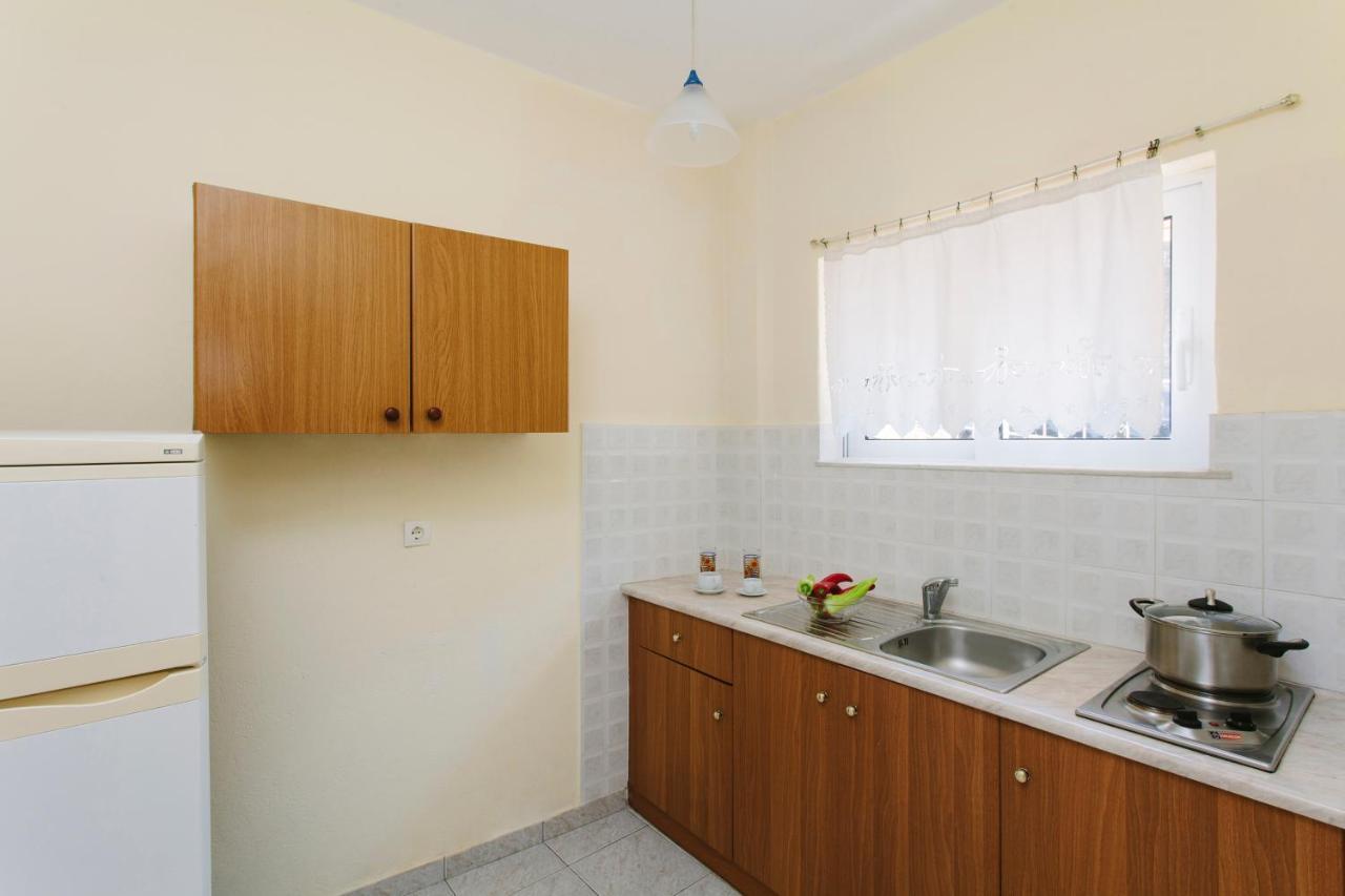 Hotel Loula Rooms And Apartments Kaména Vúrla Kültér fotó