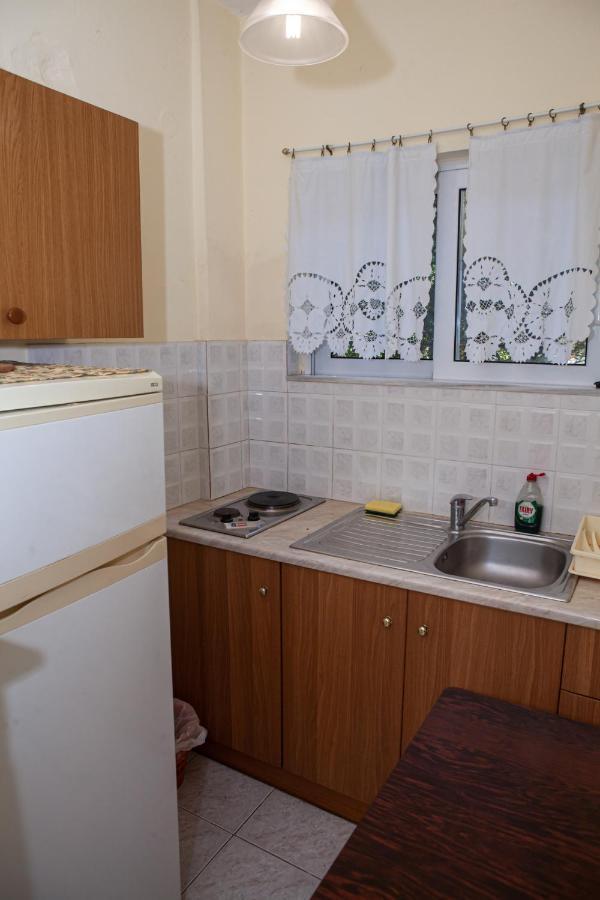 Hotel Loula Rooms And Apartments Kaména Vúrla Kültér fotó