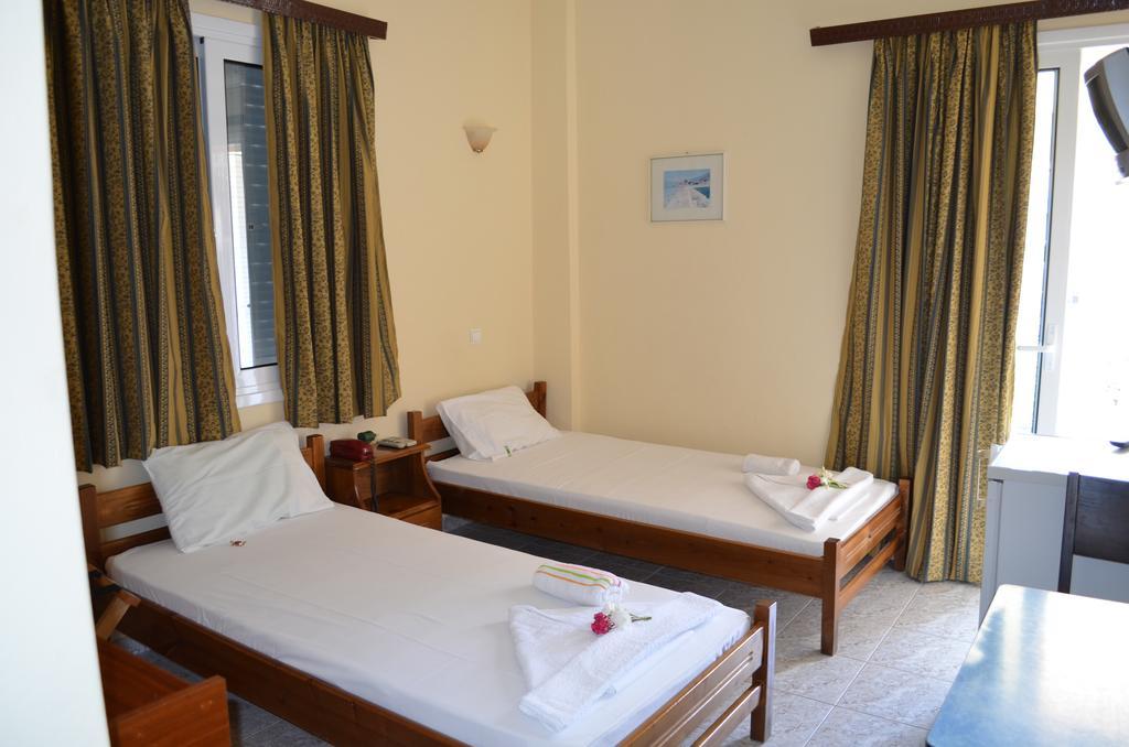 Hotel Loula Rooms And Apartments Kaména Vúrla Kültér fotó