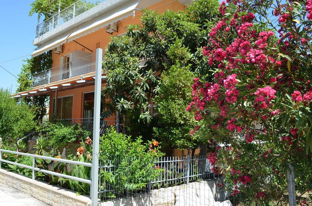 Hotel Loula Rooms And Apartments Kaména Vúrla Kültér fotó